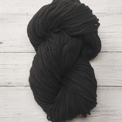 Hilo de algodón 16 hebras  Negro - Madeja 150 gr.