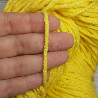 Hilo de algodón 16 hebras Amarillo - Madeja 150 gr.