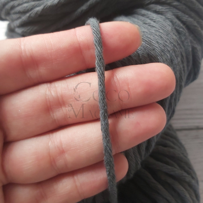 Hilo de algodón 16 hebras Gris topo - Madeja 150 gr.