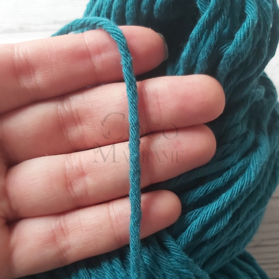 Hilo de algodón 16 hebras Petroleo - Madeja 150 gr.