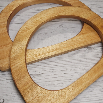 Manija de madera medialuna