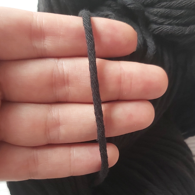 Hilo de algodón 16 hebras  Negro - 150 gr.