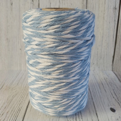 Hilo de algodón 36 h. Celeste y blanco 3mm x unidad 