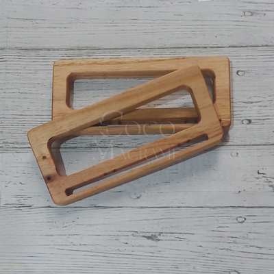 Manija de madera rectangular con ranura