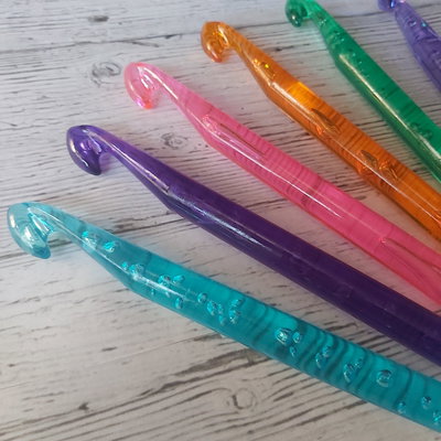 Aguja crochet totora de acrílico Nro. 12