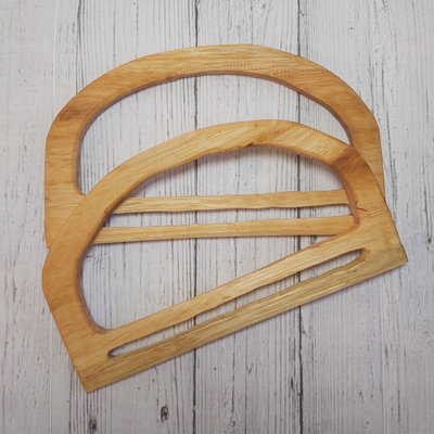 Manija de madera medialuna c/ranura 21x12cm