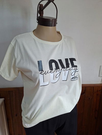 Remera Love
