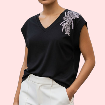 REMERA CON APLIQUE DE GEMAS