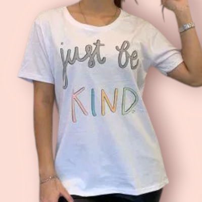 Remera Just Be Kind