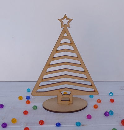 🎄Arbolito navideño calado con base (AN08)