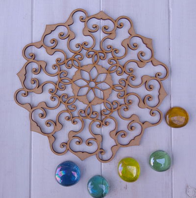 Mandala (M 11) Fibrofácil 3 mm sin pintar.