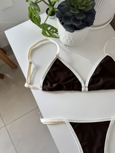 BIKINI CHOCO BORDE CREMA