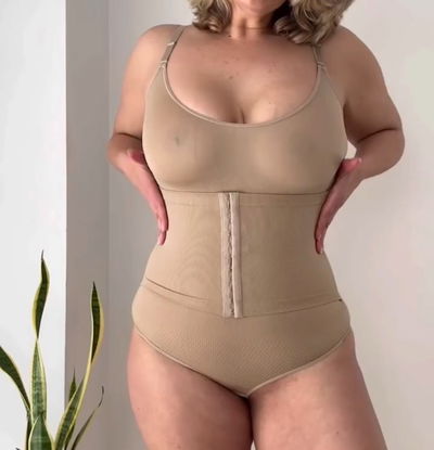 BODY REDUCTOR CON FAJA y TAZAS