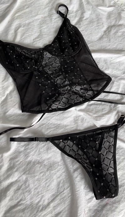 BUSTIER BRILLO KIM MÁS LESS