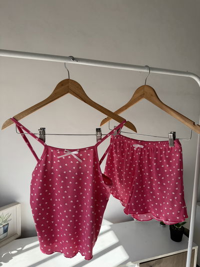 PIJAMA CORAZONES FUCSIA