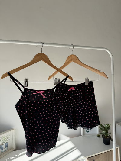 PIJAMA CORAZONES NEGRO