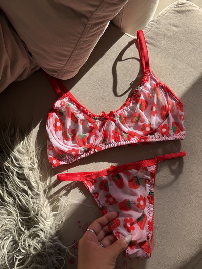 CONJUNTO Strawberry Rose