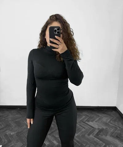 Polera termica frizada lisa
