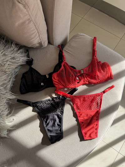 CONJUNTO BRUNA RED NEGRO Y ROJO