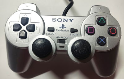 Dualshock 2 "Satin Silver"