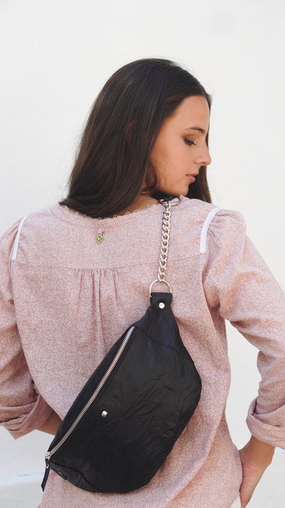 Maxi riñonera de cuero arrugado 