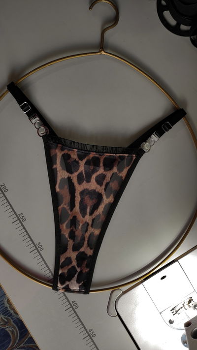 Less Leopardo 