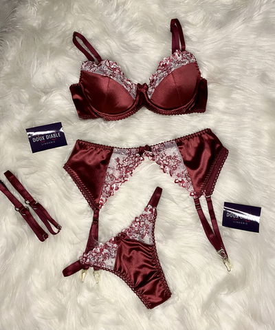 Set Scarlett (4 partes) - por pedido