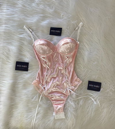 Stock inmediato - Body Eloise rosa bebé