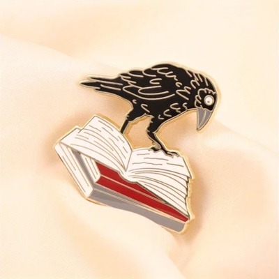 Pin literario cuervo lector