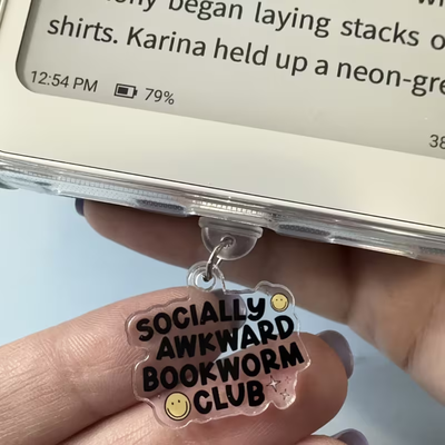 CHARM PUERTO DE CARGA C - KINDLE - BOOKWORM CLUB