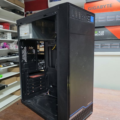 Gabinete + Fuente Generica