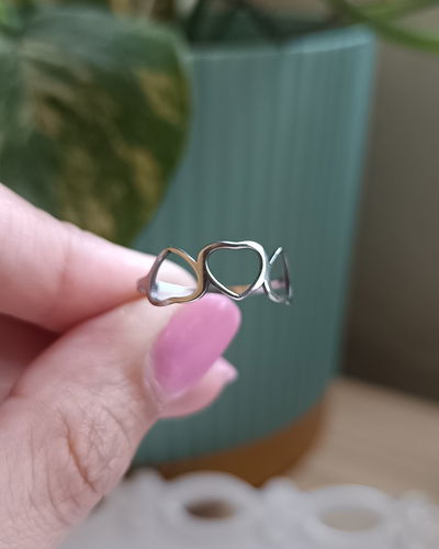 Anillo tres Corazones AQ