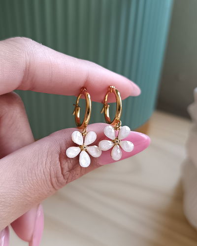 Argollas Flor Blanca 