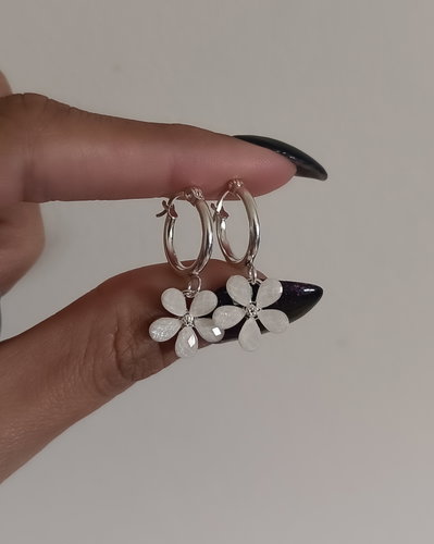 Argollas Flor blanca AB