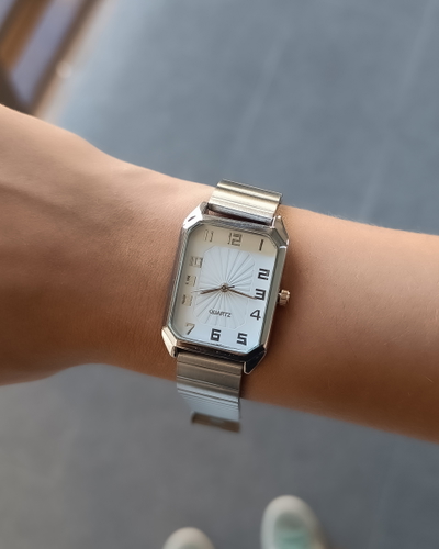 Reloj Akira Blanco