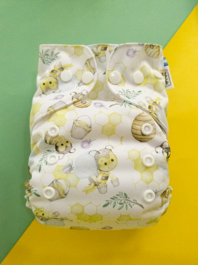 Pañal ecológico "Abejitas laboriosas" multitalle ted de pul importado