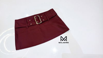 Mini cuerina con hebilla tiro bajo Pili