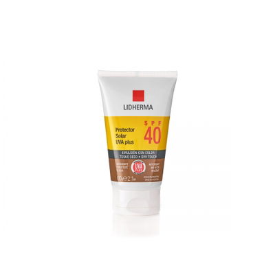 Protector solar UVA Plus SPF 40 con color toque seco