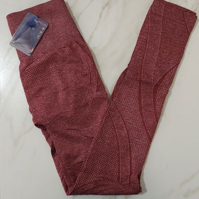 Calza efecto push up bordo