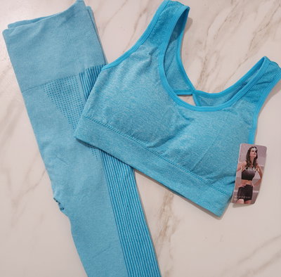 Conjunto Top+ calza con frunce Turquesa