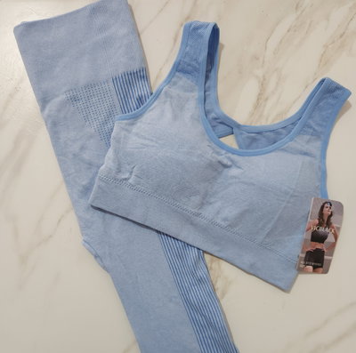 Conjunto tip + calza con frunce celeste