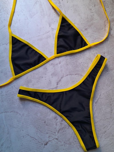 Goi Negra Bombi en V