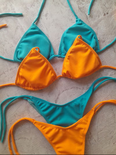 Amapola Bombi en V Celeste/Naranja