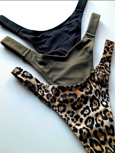 Bombi en V Morley Print x2