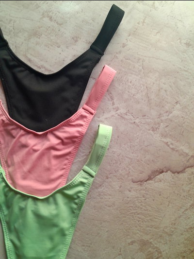 Less en V Lycra X2 Pasteles/Negro