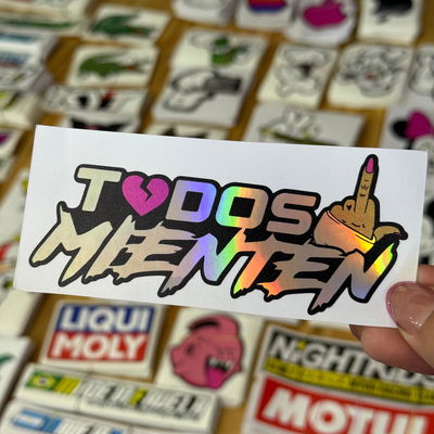 TODOS MIENTEN