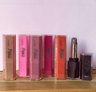 LABIAL HIDRATANTE MELY CON COLORCITO