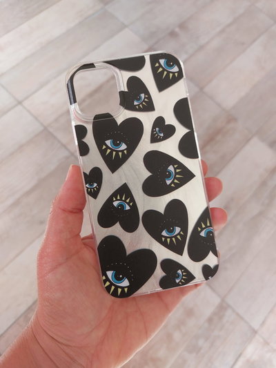 CORAZONES CON OJITOS IP 11