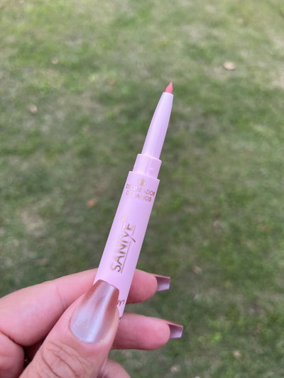 LABIAL BARRA 2 en 1 SANIYE DELINEADOR Y LABIAL 