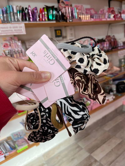 SET DE 2 COLITAS Y SCRUNCHIE ANIMAL 